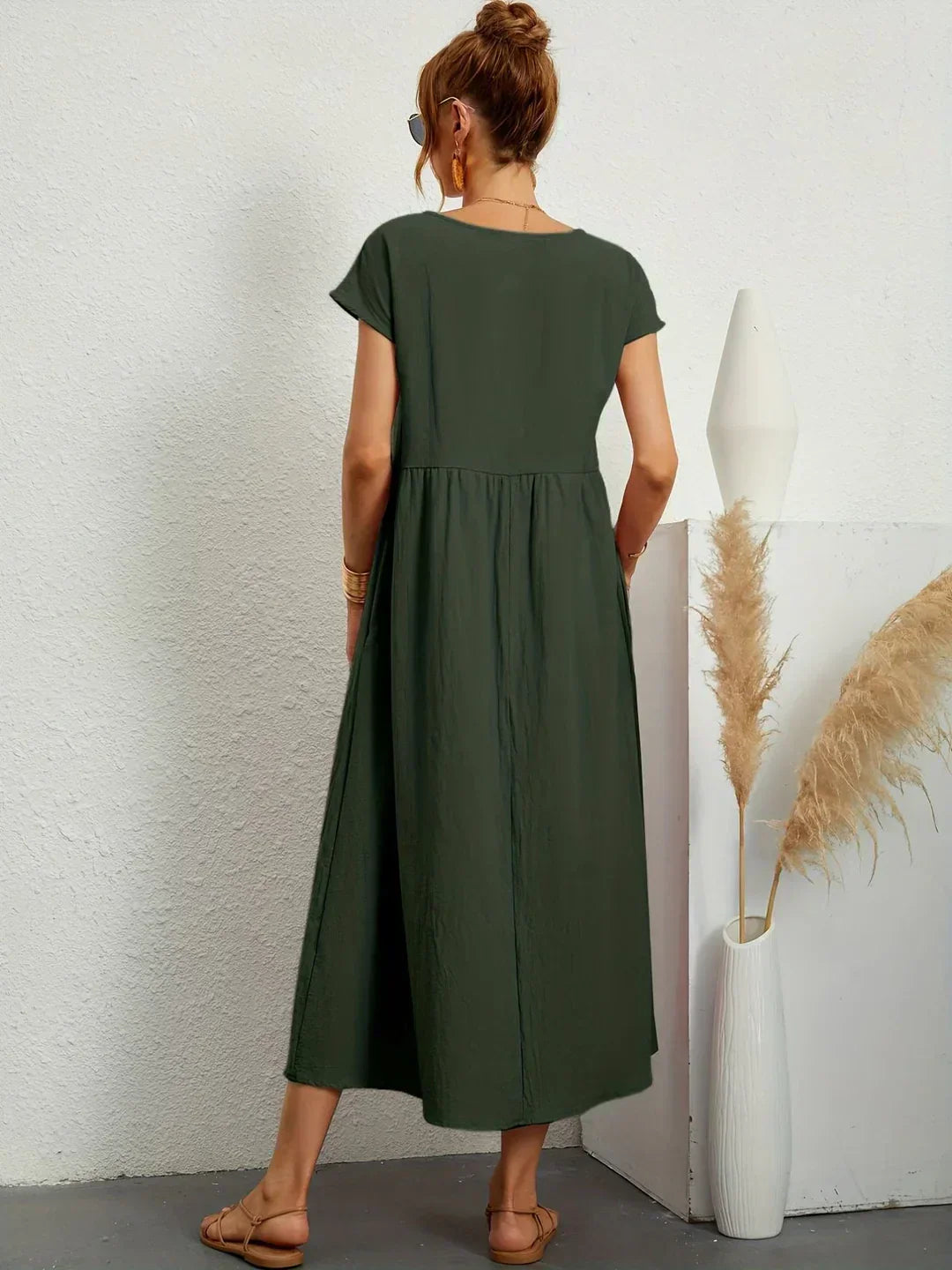 Louvine | Robe midi fluide élégance intemporelle – Modèle 1