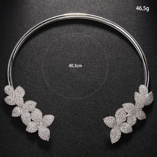 Collier Élégant Fleur en Cristal